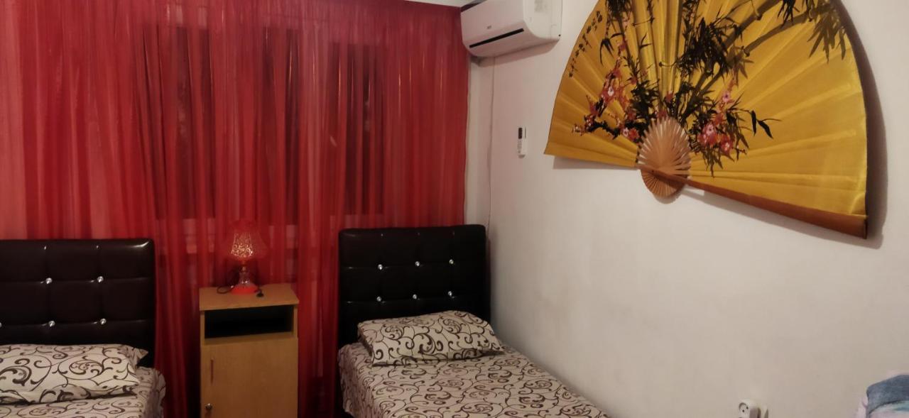 Asine Yerevan Bilik gambar